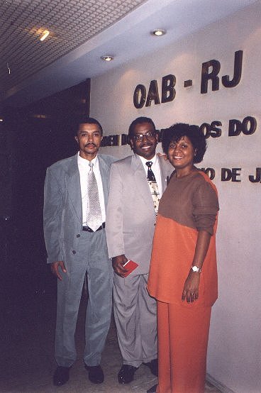 Eu, Eduardo, minha irmã Kátia Aparecida
e meu cunhado na entrega de suas carteiras de advogados da
OAB no RJ.